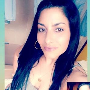 Meet your Posher, Crystal